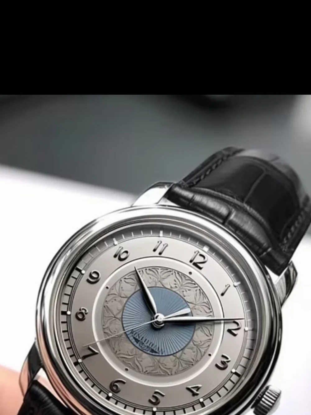 New Exquisite Elegant Men’s Watch Minimalist Cool Fashion Quartz Watch